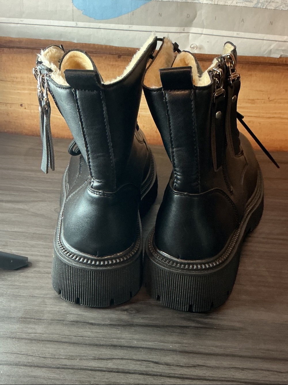 H&M Black Lace-Up Shearling-Lined Combat Boots Women’s Size 9 (40) NWT - Picture 4 of 9